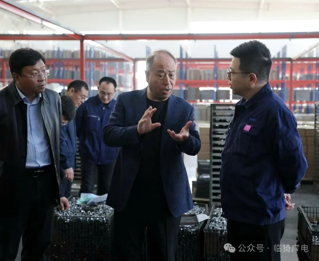 靳国全调研重点项目推进工作