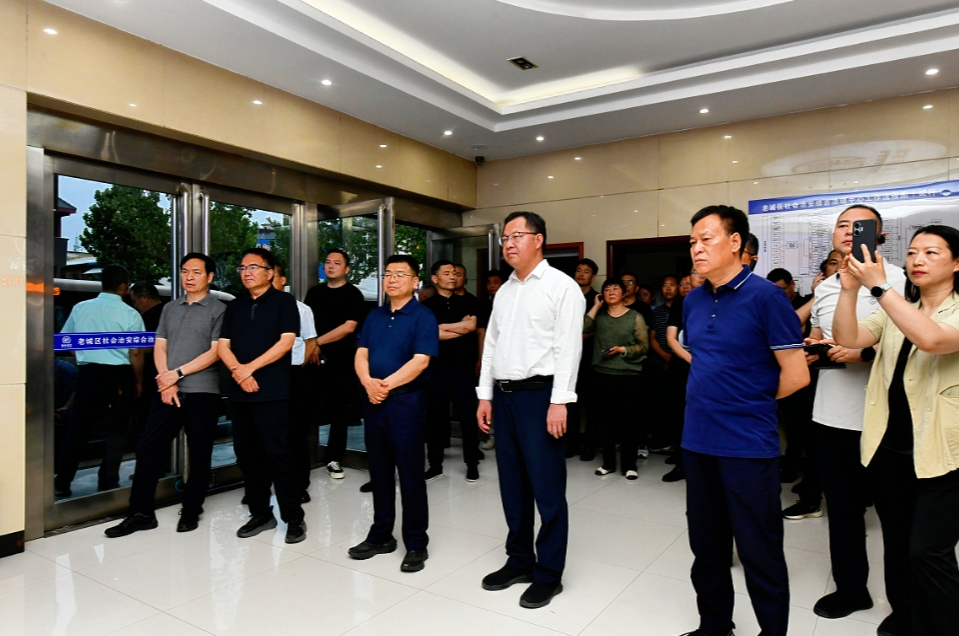 嵩县县委书记辛俊峰一行赴老城区考察调研