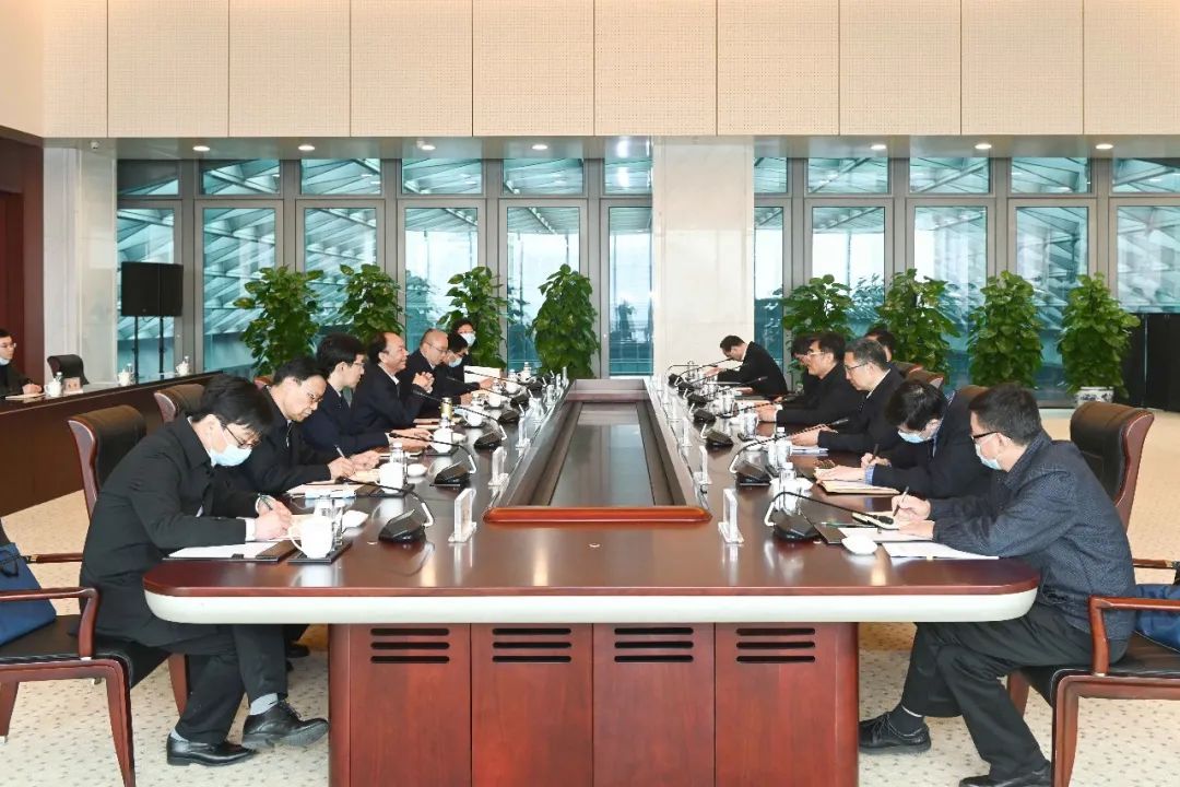 舒印彪邓建玲会见西藏自治区主席齐扎拉