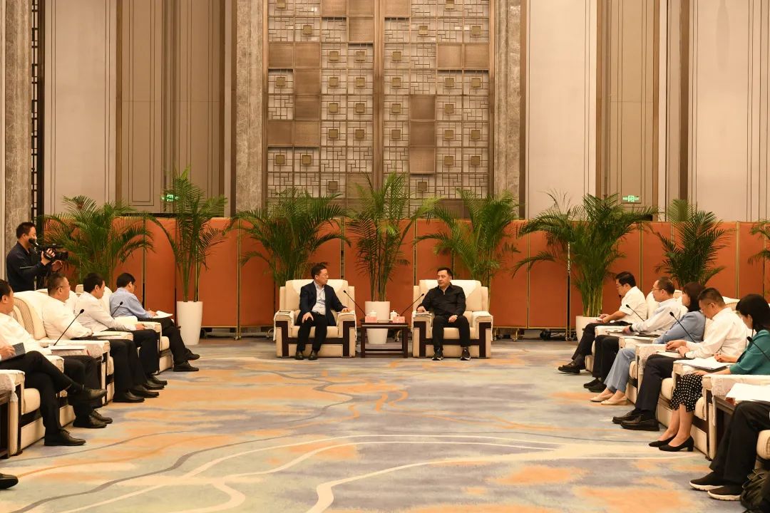 刘洪建刘佳晨会见中国物流集团董事长李洪凤、总经理廖家生一行