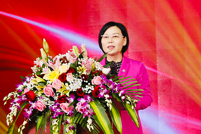 张总讲话.png