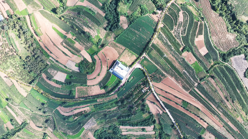 两山2.png 两山2.png