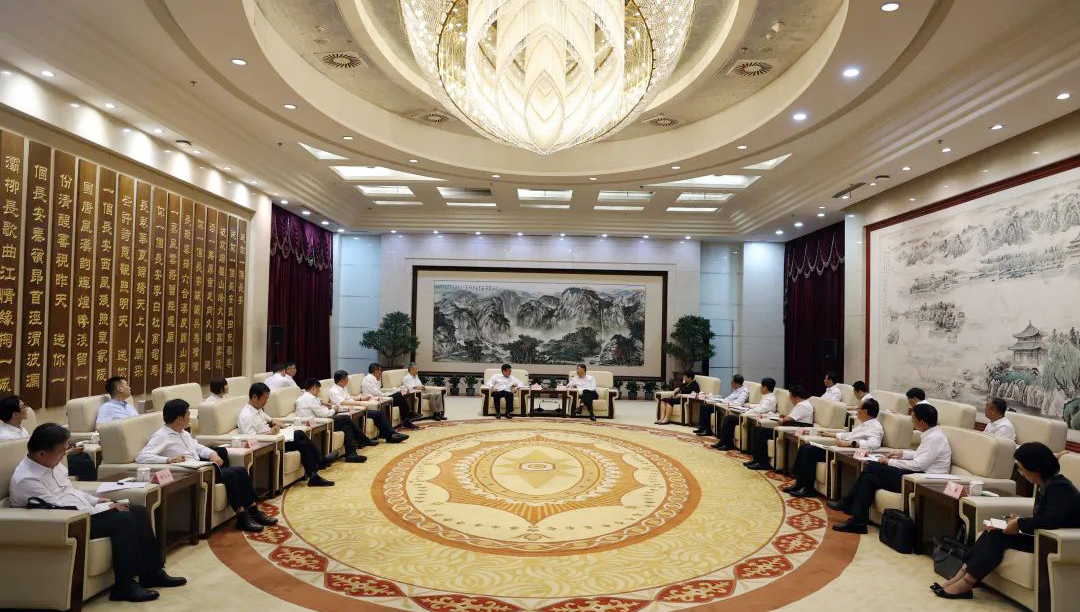 廖家生一行拜会西安市市长叶牛平