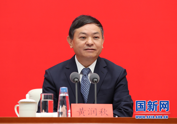 介绍“中国环保这十年”，生态环境部部长用了3张图