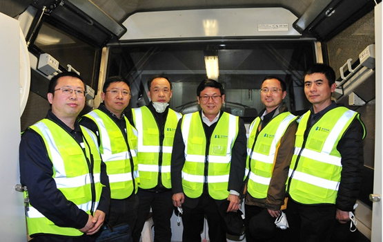 廖家生一行检查高铁打磨作业